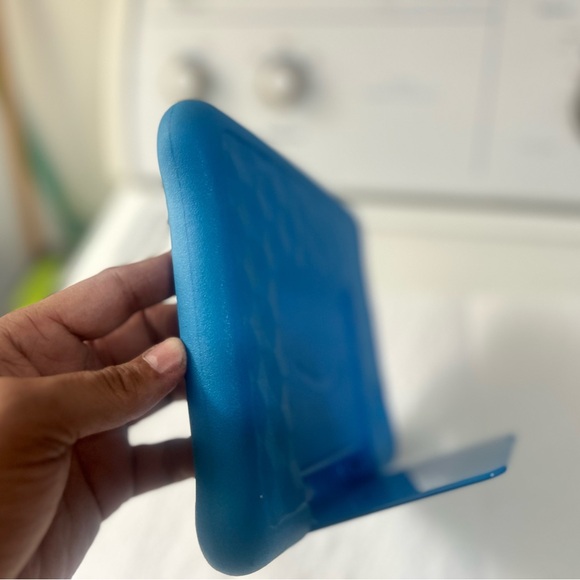 Amazon Blue Tablet Case - Picture 3 of 4